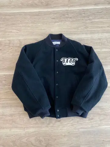 everyone x j.30000 varsity jacket 와펜 제거