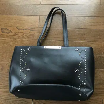 GUESS 블랙 숄더백