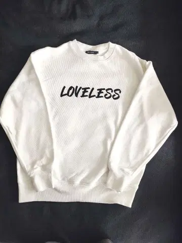 [새상품급] [24시간 배송] LOVELESS 러브리스 화이트 맨투맨 M