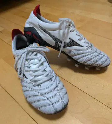 Mizuno Morelia Neo4 축구화