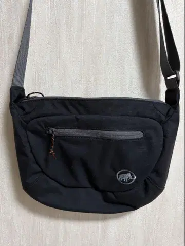 MAMMUT 숄더백 블랙