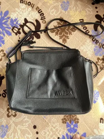 AVIREX 블랙 숄더백 중형 여성용