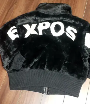 [ 미사용 새상품 ] GYDA EXPOSE 리버서블 에코 퍼 자켓 블랙