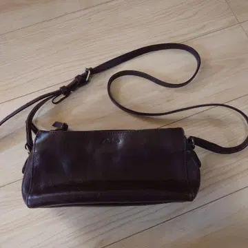 다코타 다크 브라운 숄더백