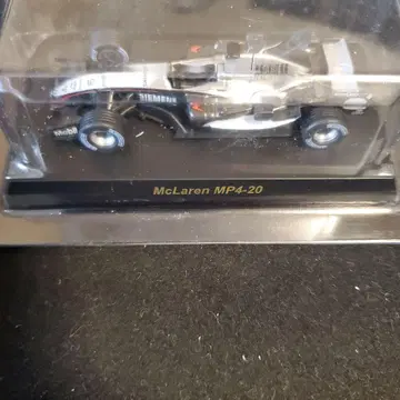 [ 미개봉 새상품 ] McLaren MP4-20 미니카 1/43 스케일