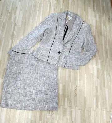 새상품급 Calvin Klein 그레이 스커트 셋업 시치고산 오미야마이리