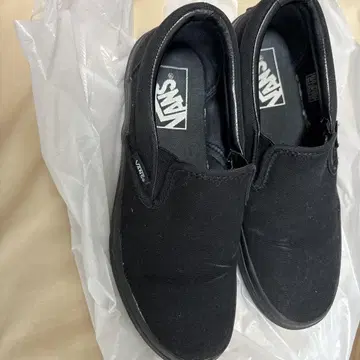 VANS 블랙 슬립온 스니커즈