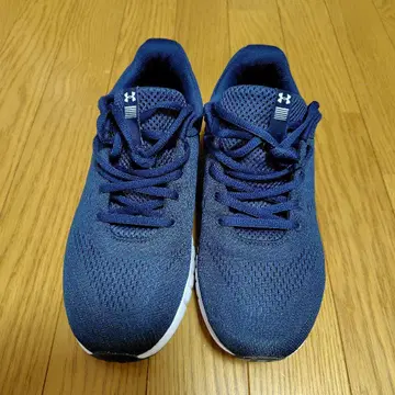 언더아머 러닝화 네이비 26.5cm