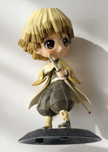 아가츠마 젠이츠 피규어