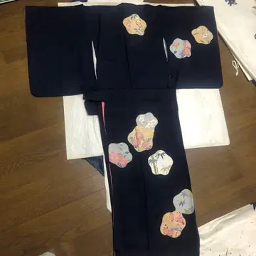 네이비 컬러 꽃무늬 호몬기
