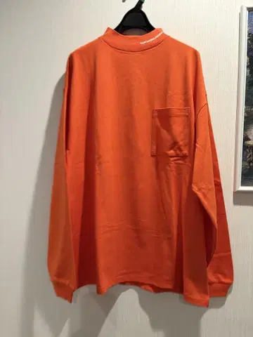 HUF 오렌지 하이넥 티셔츠