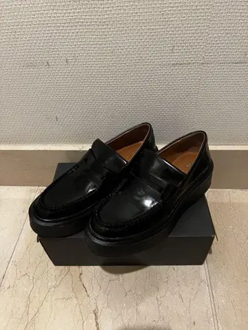 ZARA 가죽 로퍼 플랫폼 밑창 블랙