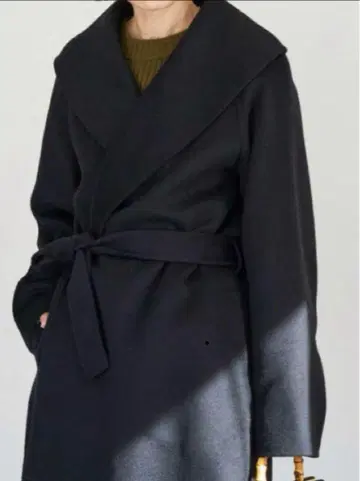 Deuxieme Classe 쇼트 가운 코트 블랙