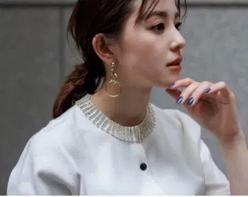 JUSGLITTY 비쥬 넥 가디건