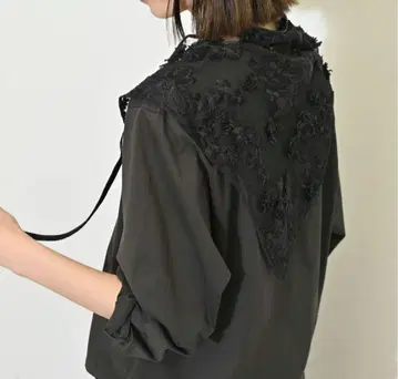 IENA Provoke 블랙 꽃무늬 자수 탈부착 카라