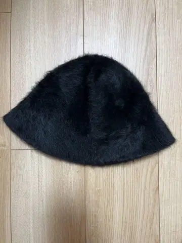 새상품급 버킷햇 블랙