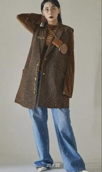 ameri UND MANY MOTIF BUTTON VEST