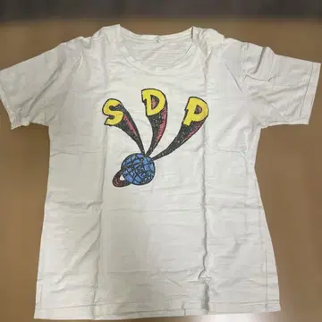 스차다라파 T셔츠 SDP 로고