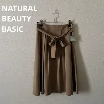NATURAL BEAUTY BASIC 베이지 무릎 기장 스커트