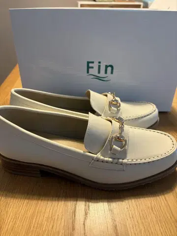fin 비트 로퍼 로퍼 화이트 아이보리