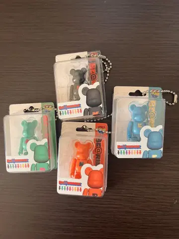 베어브릭 피규어 4색 세트
