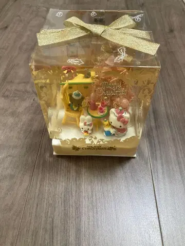헬로키티 디오라마 트리 세트