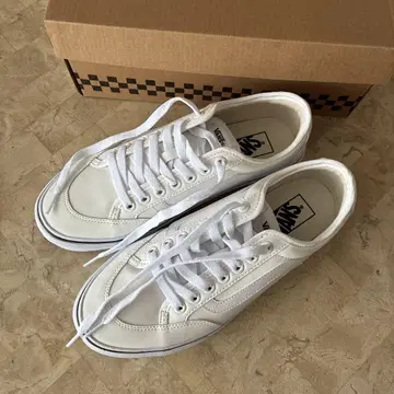 [ 미사용 새상품 ] VANS 스니커즈 26cm 화이트