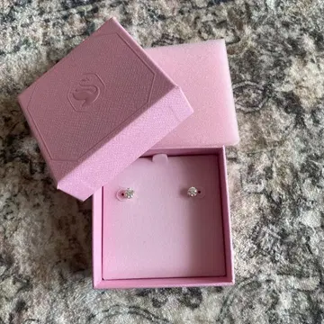 Swarovski 크리스탈 스터드 귀걸이