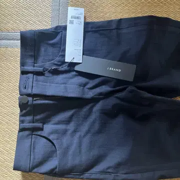 J BRAND 블랙 스키니 팬츠 유니클로