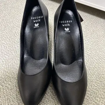 와코루 서세스 워크 펌프스 7cm 힐 22EE
