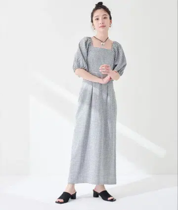 내추럴 꾸뛰르 소매 볼륨 세미 타이트 원피스
