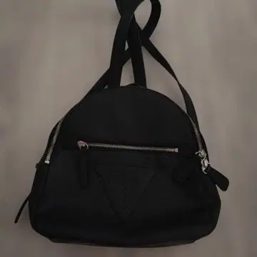 GUESS 블랙 숄더백