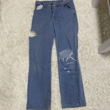 [Wrangler] 데미지 데님 청바지
