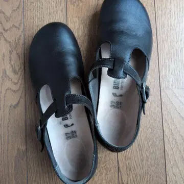 새상품급 Birkenstock 블랙 스트랩 슈즈 37