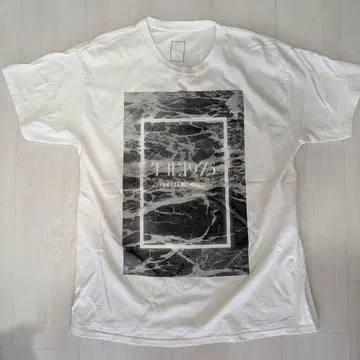 The 1975 10주년 기념 T셔츠 L