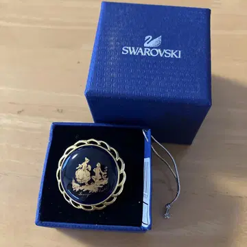 Swarovski 브로치 블랙 골드 컬러 장식