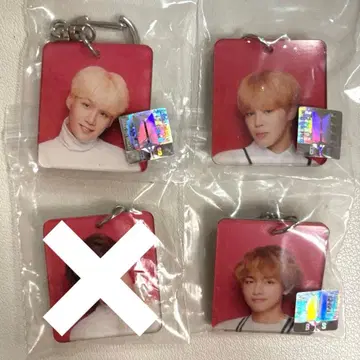 [ 미개봉 새상품 ] BTS 시부야 109 크리스마스 콜라보 키링 공식