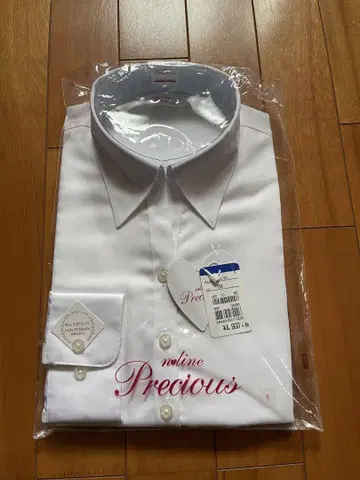 Precious 화이트 셔츠 M 사이즈