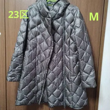 새상품급 23구 후드 부착 다운 95% 코트