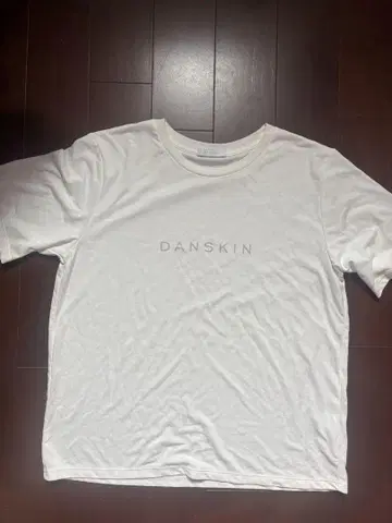 [ 새상품 ] DANSKIN 화이트 T셔츠 L 사이즈