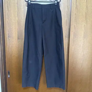 UNIQLO 저리 배럴 레그 팬츠