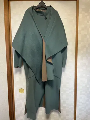 릴리 브라운 바이컬러 스톨 리버 코트