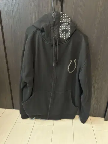 블랙 말발굽 디자인 후드티