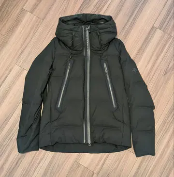 데상트 올마운테니아 수택 다운 남성용 S