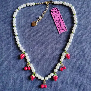 Betsey Johnson 스트로베리 체리 목걸이
