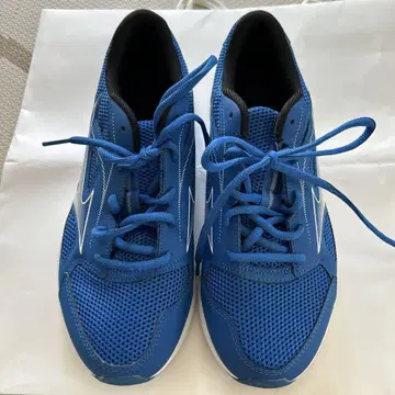 미사용 미즈노 러닝화 맥시마이저 26 블루 화이트