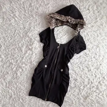 00' Y2K 헤이세이 갸루 레오파드 퍼 후드티 등 트임 십자가