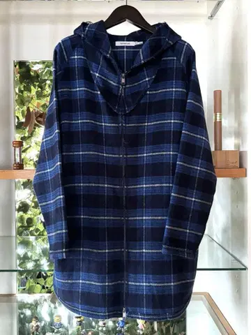nonnative MASTER FULL ZIP GOWN OVERPLAID