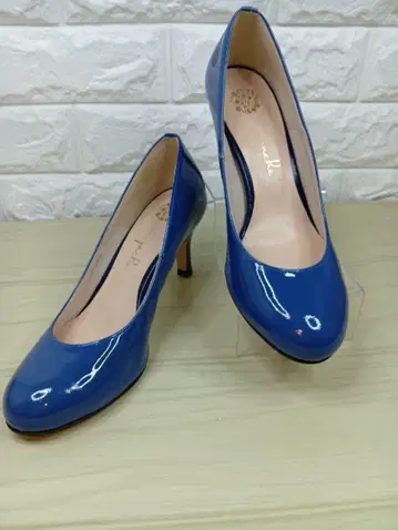 PICHE 파란색 에나멜 라운드토 하이힐 펌프스 (P-57)