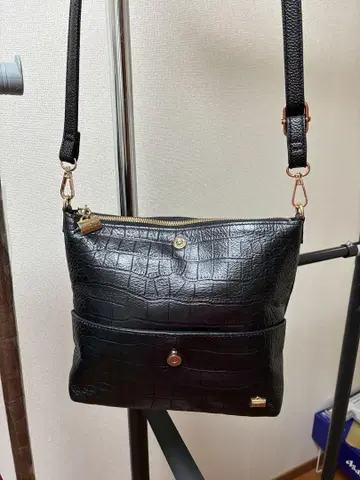 라.바가제리 숄더 소가죽